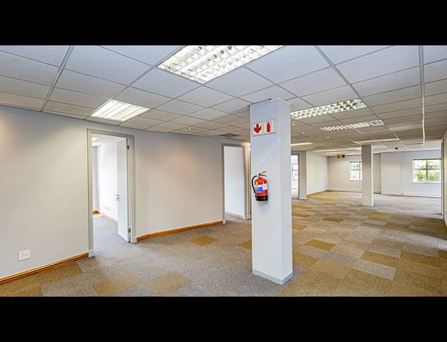 316M² OFFICE TO LET IN FERNDALE